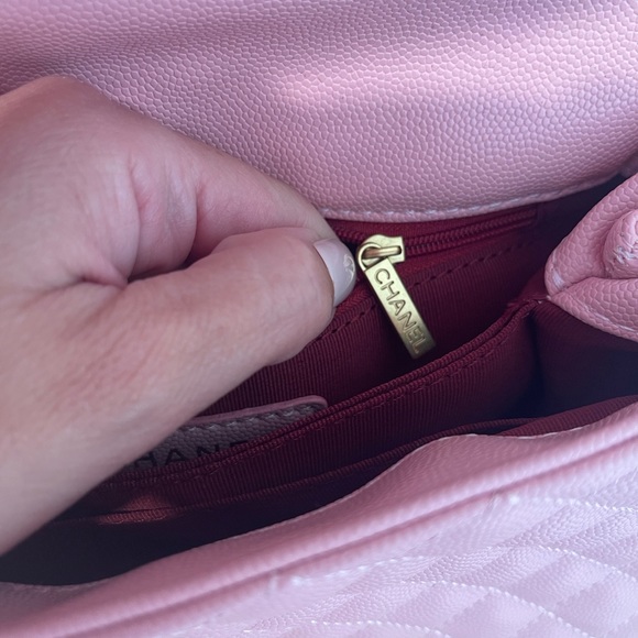 CHANEL Pink Quilted Shoulder Bag with Gold Logo - Picture 15 of 15